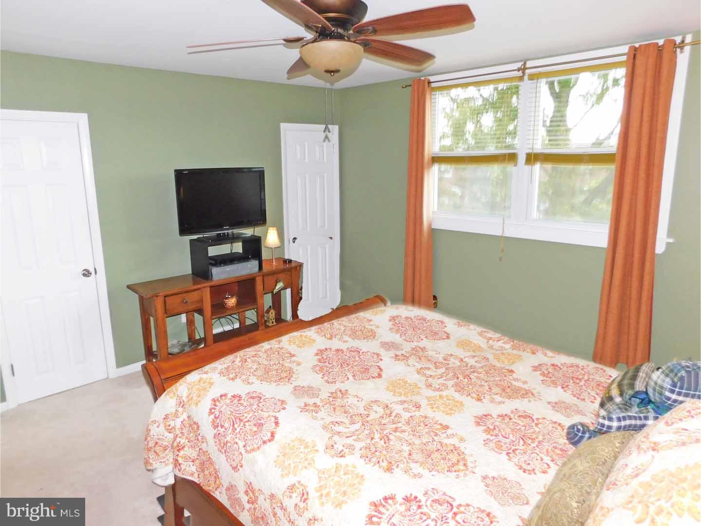 11809 Colman Terrace Philadelphia, PA 19154 - Photo 17 of 23 Bedroom - Main