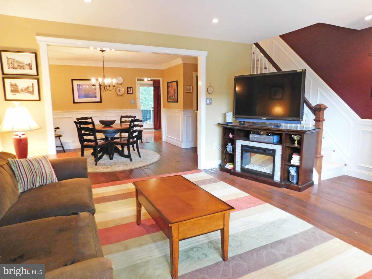 11809 Colman Terrace Philadelphia, PA 19154 - Photo 3 of 23 Living Room