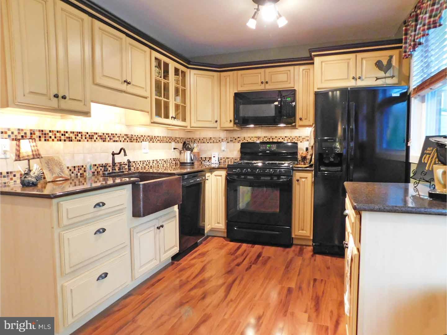 11809 Colman Terrace Philadelphia, PA 19154 - Photo 8 of 23 Kitchen
