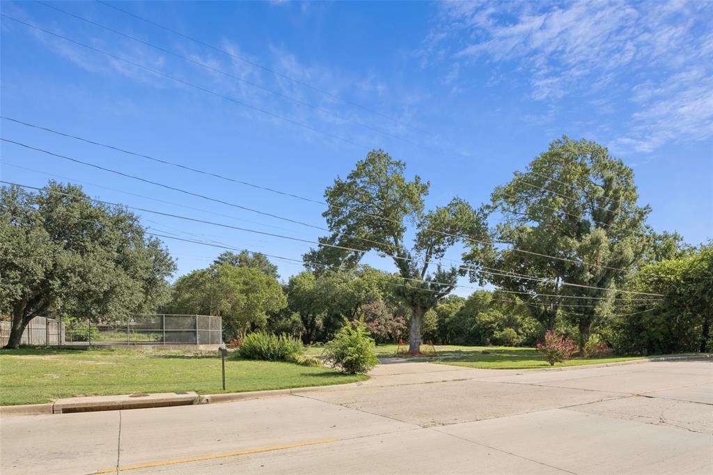 4931 Northaven Road Dallas, TX 75229 - Photo 7 of 9 Wide frontage on the lot with over 200 feet wide.