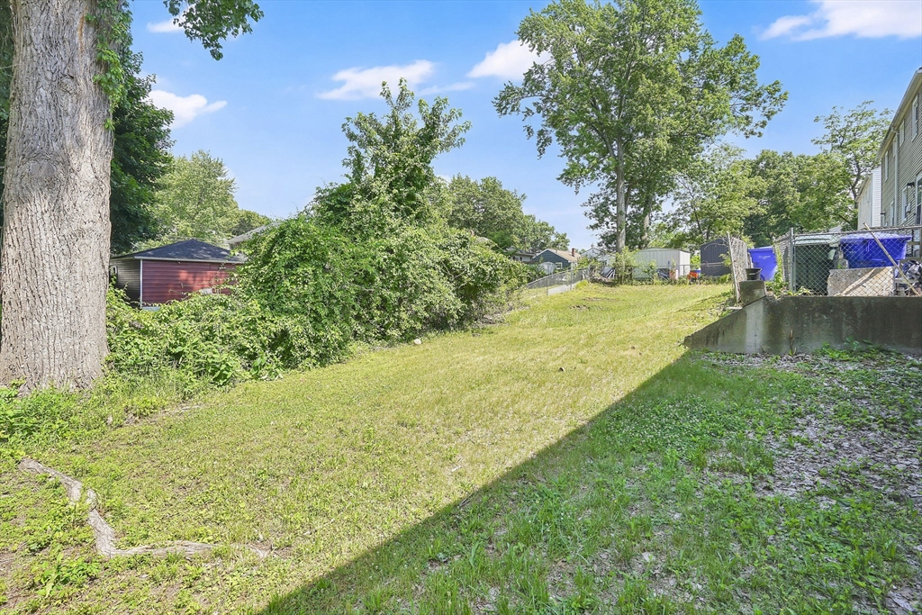 57-59 East Bay Path Terrace Springfield, MA 01109 - Photo 7 of 34