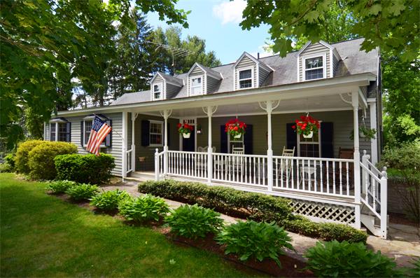 45 Fiske Hill Road Sturbridge, MA 01566 - Photo 2 of 25 Gallery Image 2