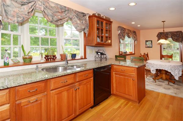 45 Fiske Hill Road Sturbridge, MA 01566 - Photo 4 of 25 Gallery Image 4