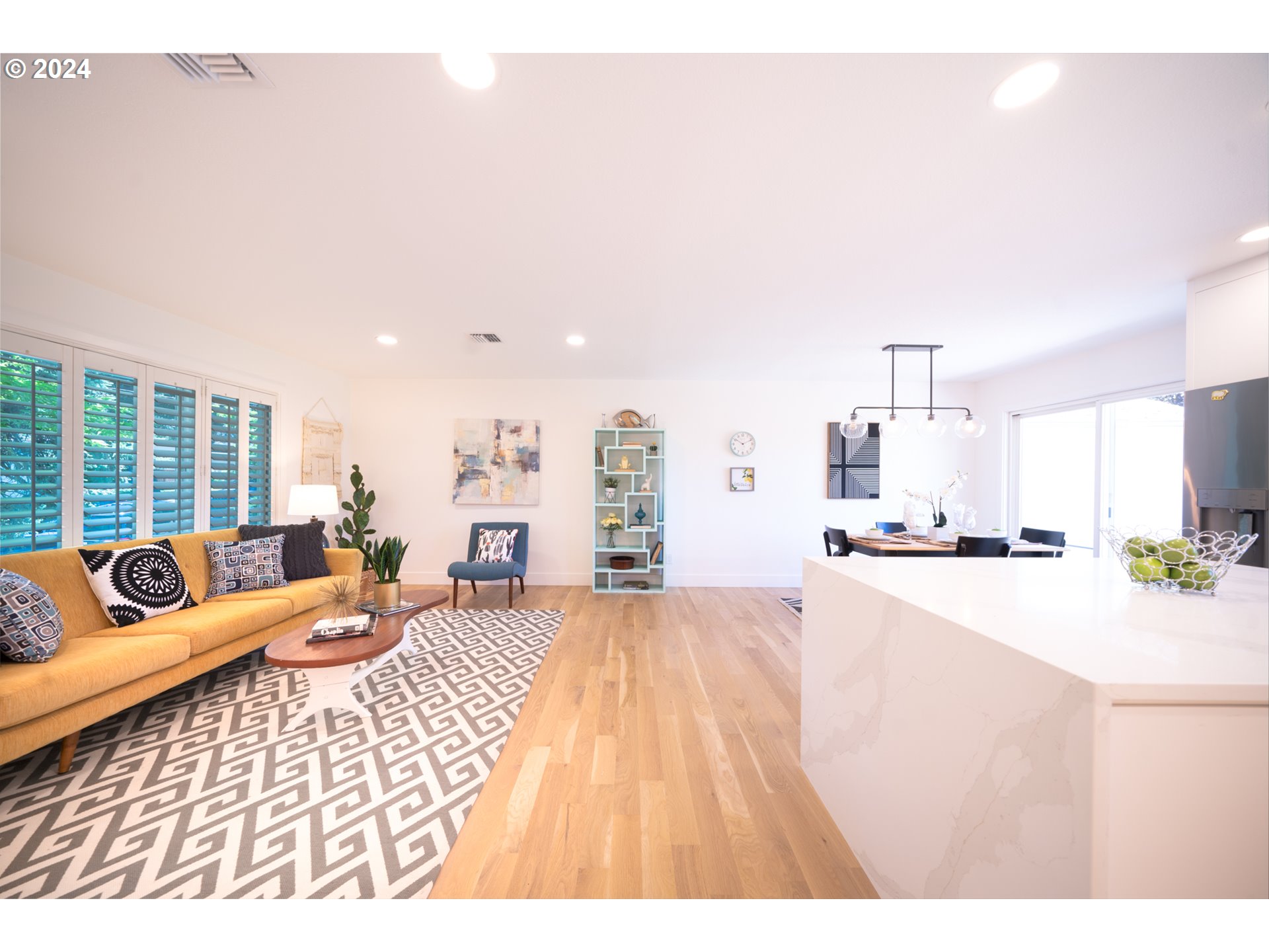 1611 Southwest Carson Street Portland, OR 97219 - Photo 3 of 27 Gallery Image 3