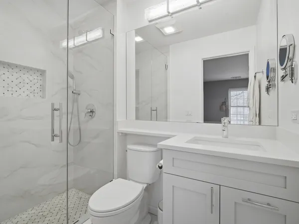 $339,900 | 549 Williamsburg Court, Unit B2, Wheeling, IL 60090