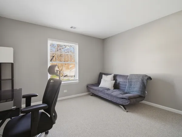 $339,900 | 549 Williamsburg Court, Unit B2, Wheeling, IL 60090