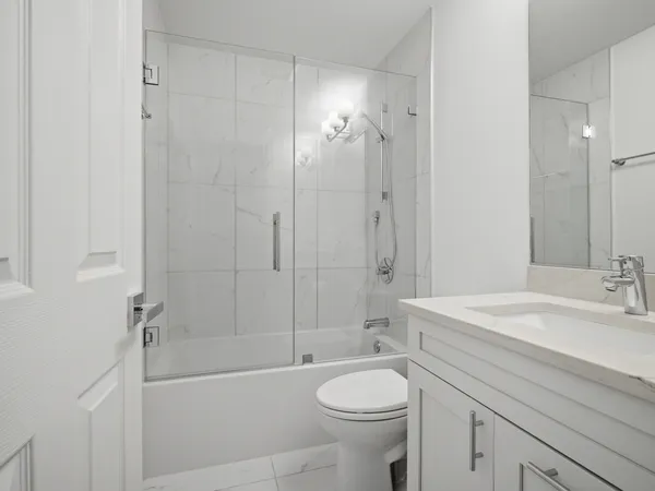 $339,900 | 549 Williamsburg Court, Unit B2, Wheeling, IL 60090