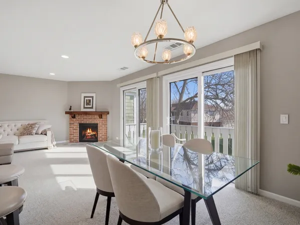 $339,900 | 549 Williamsburg Court, Unit B2, Wheeling, IL 60090