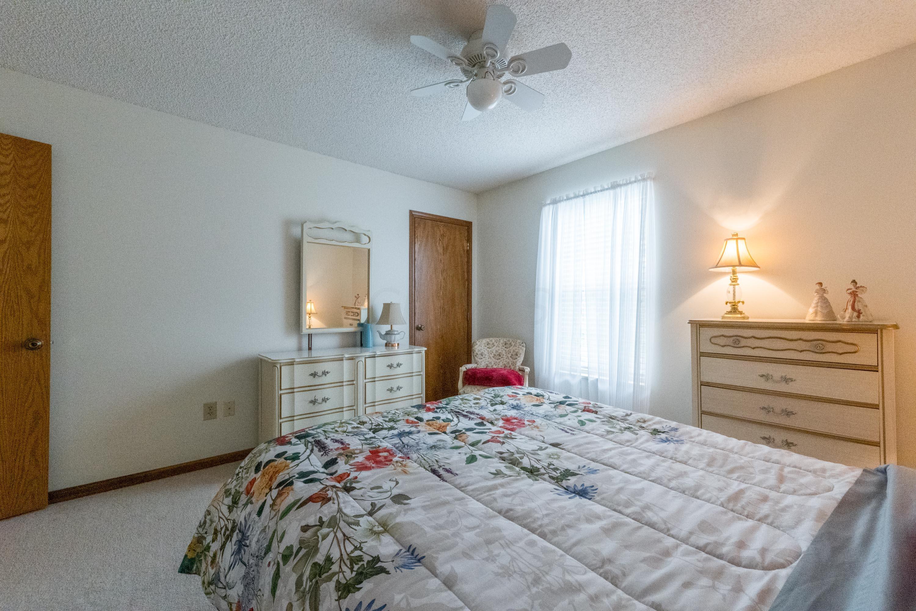 664 Ridenour Road Columbus, OH 43230 - Photo 53 of 77 050P1703877