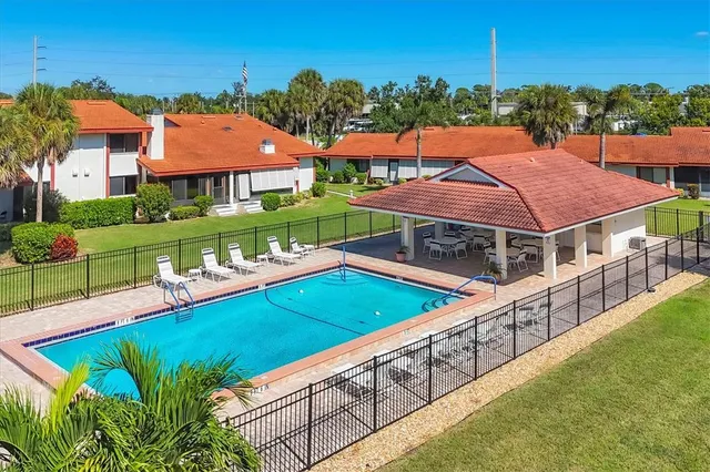 $390,000 | 720 Sorrento Inlet, Nokomis, FL 34275