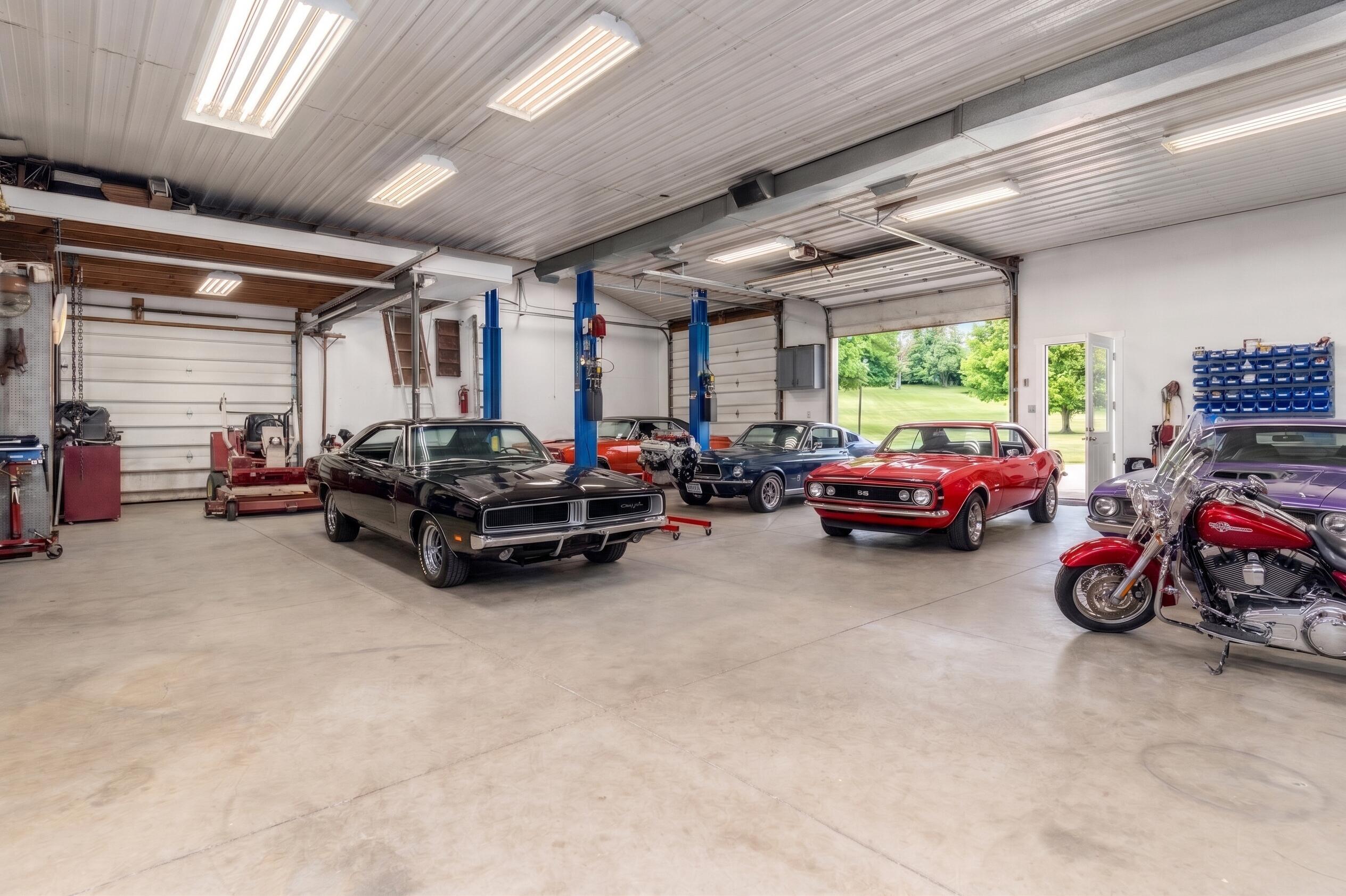 9421 Winchester Road Groveport, OH 43125 - Photo 5 of 54 Garage