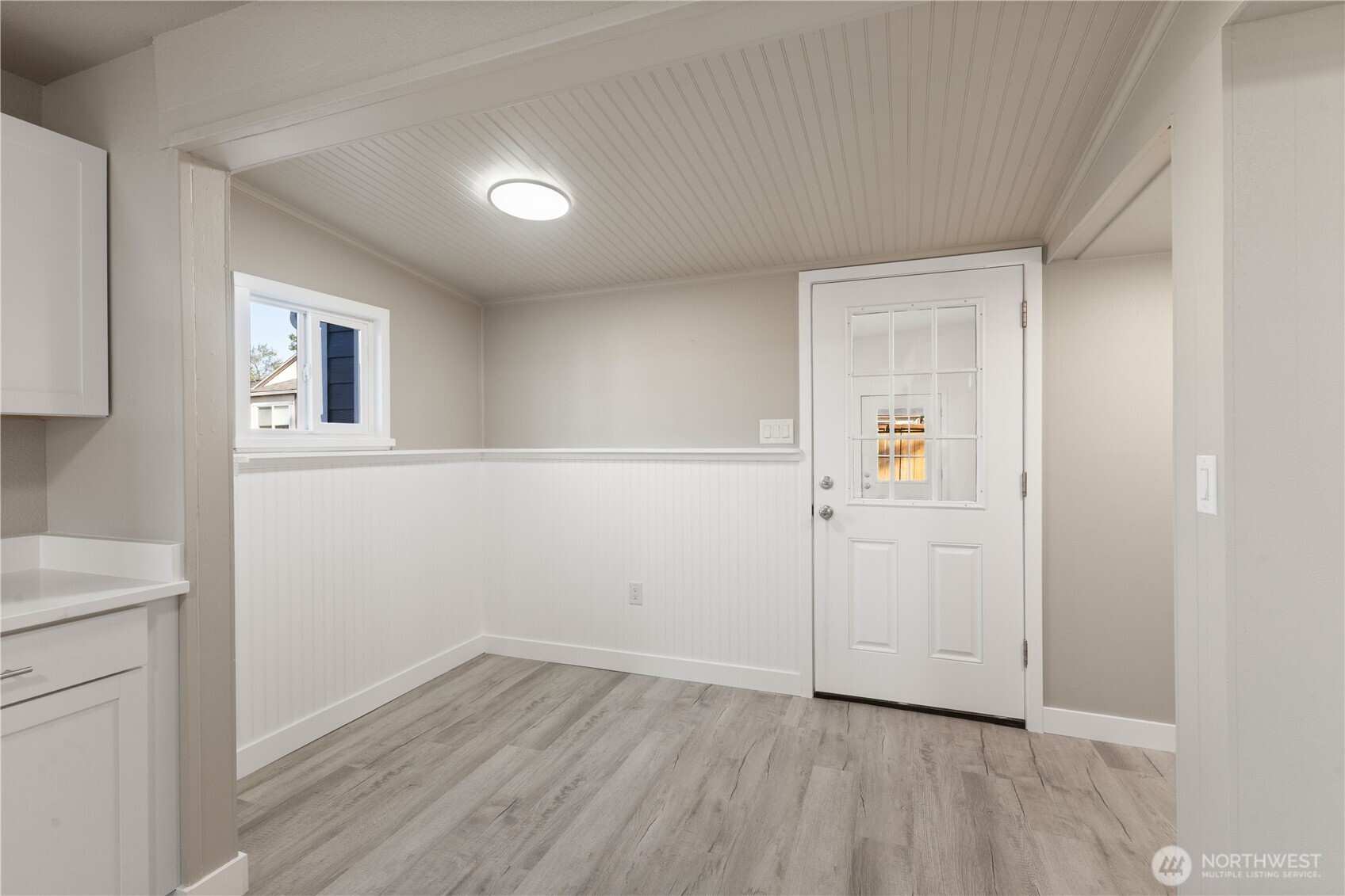 639 Elizabeth Street Sumner, WA 98390 - Photo 10 of 26 wooden floor in an empty room