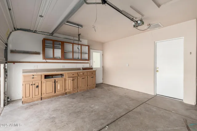 $1,999 | 4001 West Libby Street, Glendale, AZ 85308