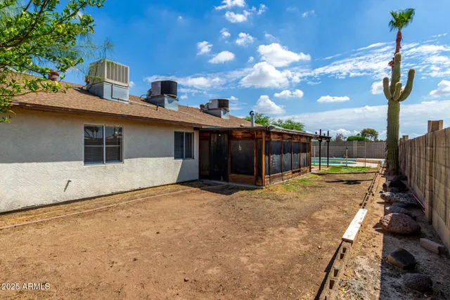 $1,999 | 4001 West Libby Street, Glendale, AZ 85308