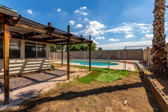 $1,999 | 4001 West Libby Street, Glendale, AZ 85308