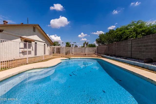 $1,999 | 4001 West Libby Street, Glendale, AZ 85308