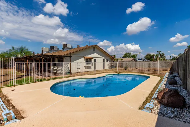 $1,999 | 4001 West Libby Street, Glendale, AZ 85308