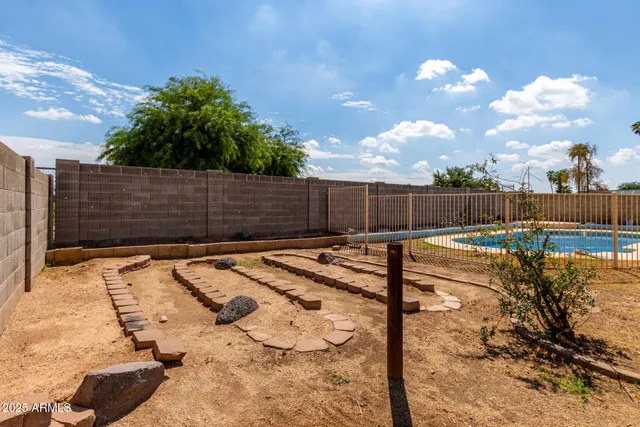 $1,999 | 4001 West Libby Street, Glendale, AZ 85308