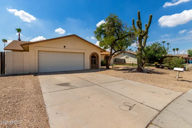 $1,999 | 4001 West Libby Street, Glendale, AZ 85308