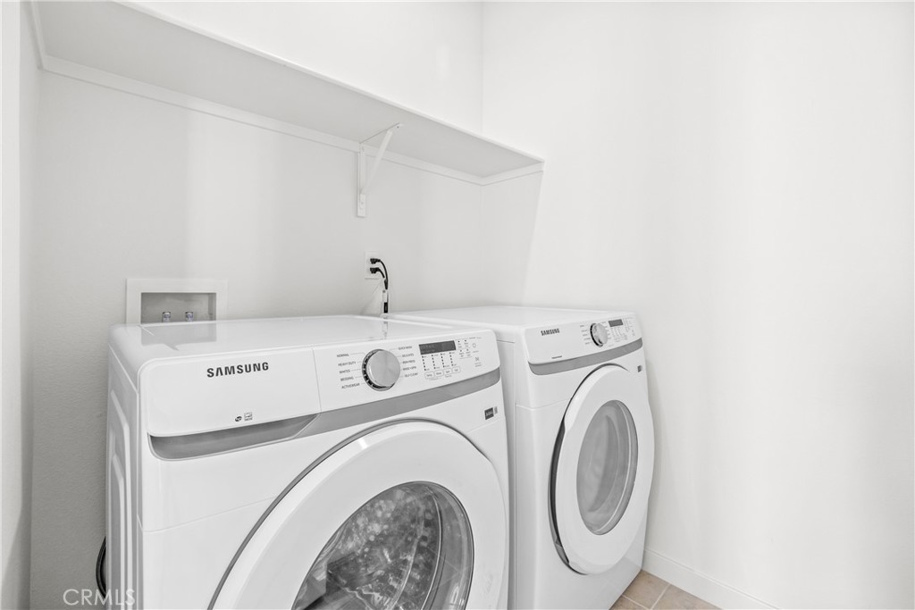15907 Blue Copper Way Fontana, CA 92336 - Photo 15 of 31 Laundry