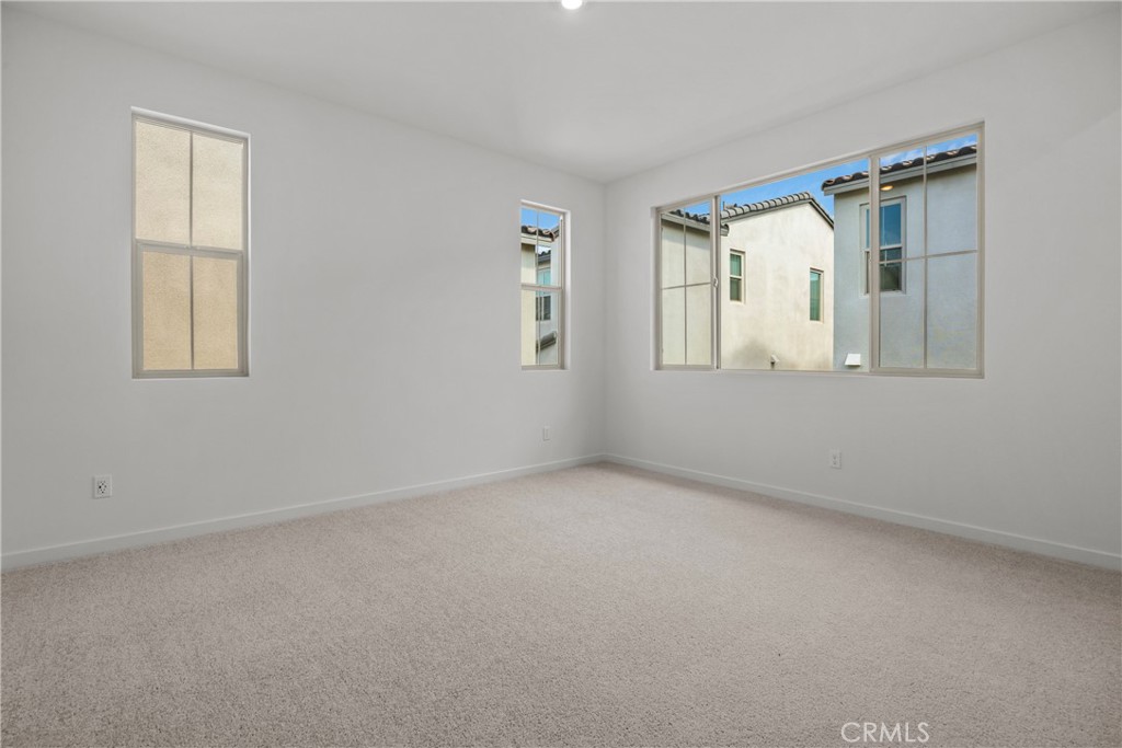 15907 Blue Copper Way Fontana, CA 92336 - Photo 16 of 31