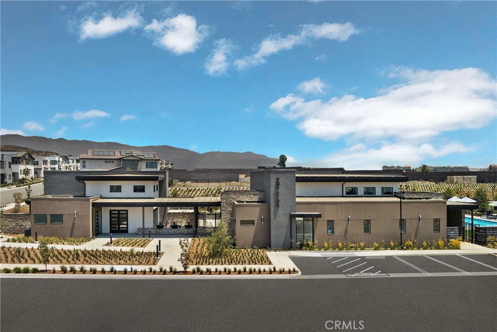 15907 Blue Copper Way Fontana, CA 92336 - Photo 20 of 31 Amenities/pool