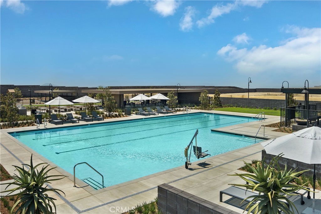 15907 Blue Copper Way Fontana, CA 92336 - Photo 23 of 31 Amenities/pool