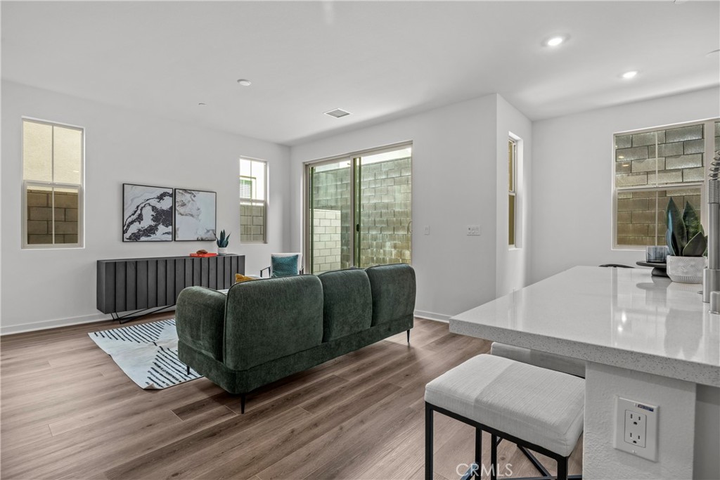 15907 Blue Copper Way Fontana, CA 92336 - Photo 5 of 31 Living