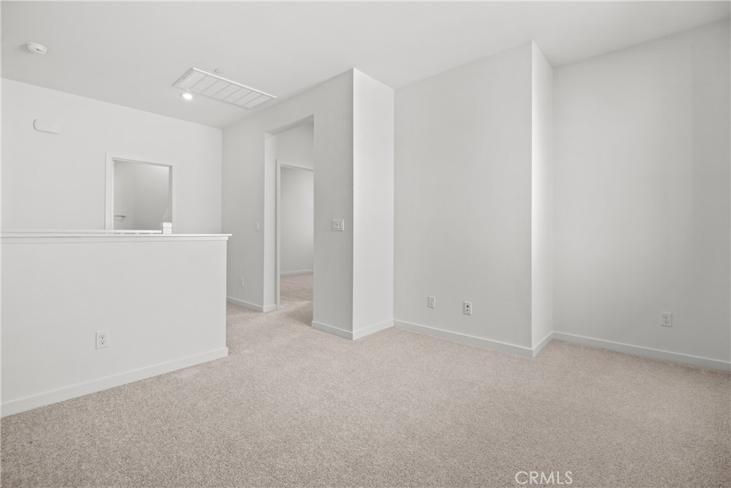 15907 Blue Copper Way Fontana, CA 92336 - Photo 7 of 31 Upstairs