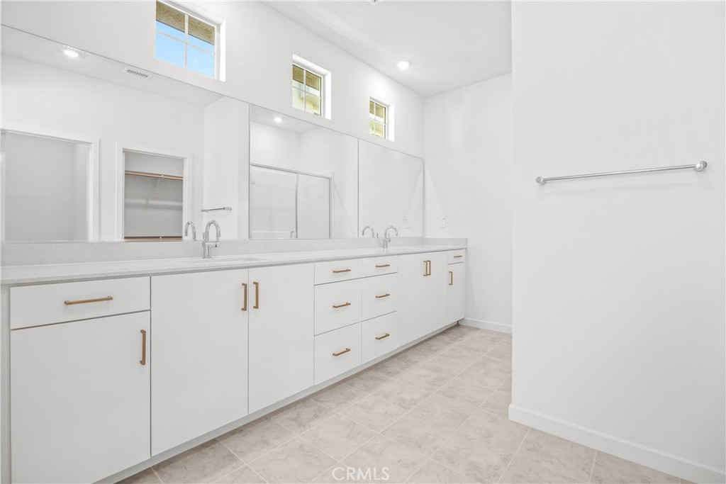 15907 Blue Copper Way Fontana, CA 92336 - Photo 9 of 31