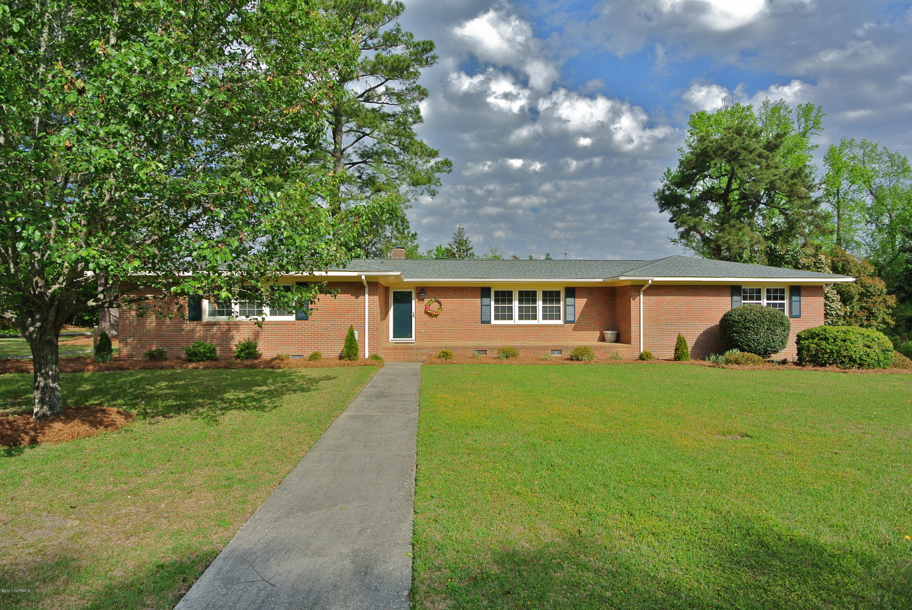1502 Kimberly Road New Bern, NC 28562 - Photo 1 of 58 DSC_0666