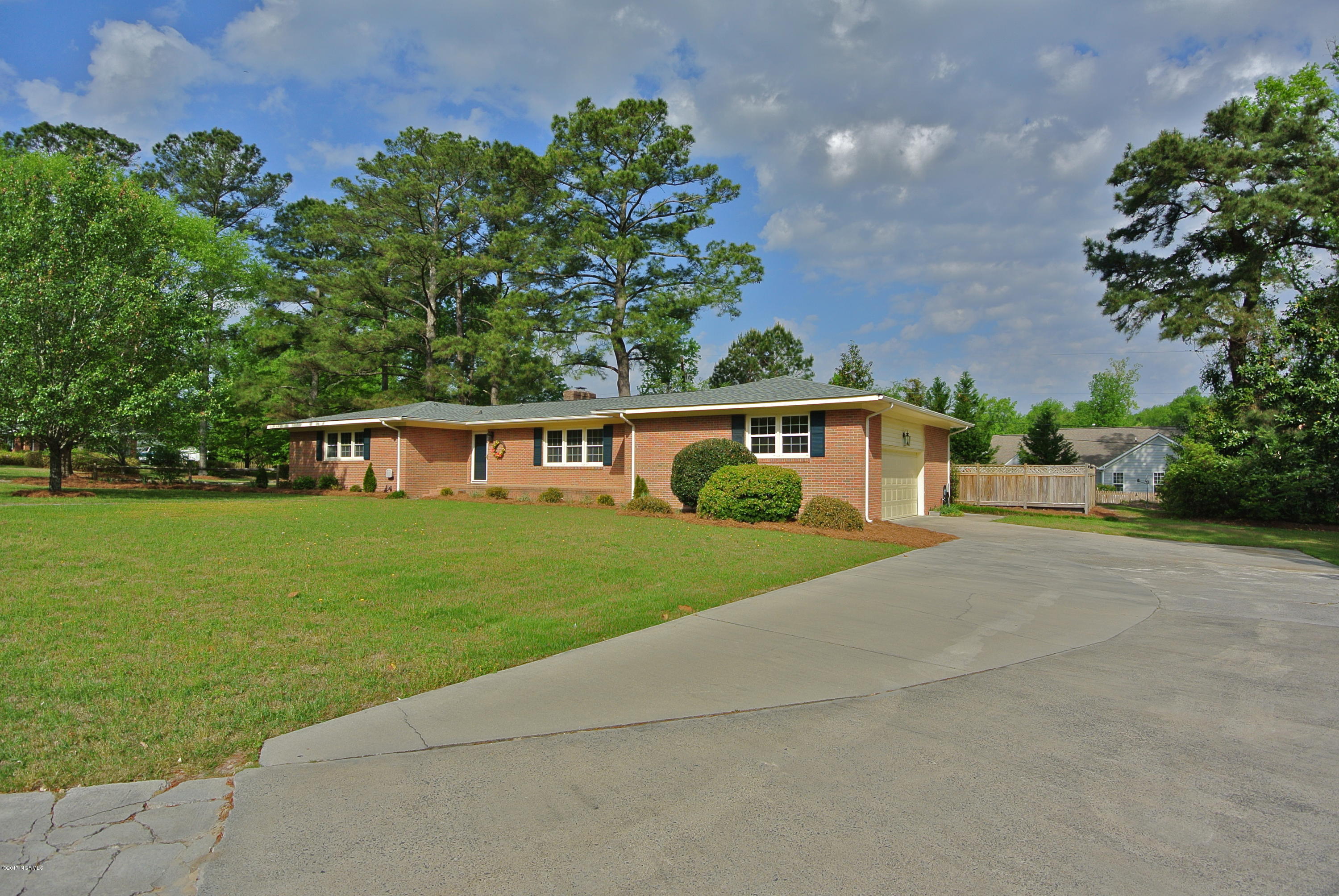 1502 Kimberly Road New Bern, NC 28562 - Photo 2 of 58 DSC_0662