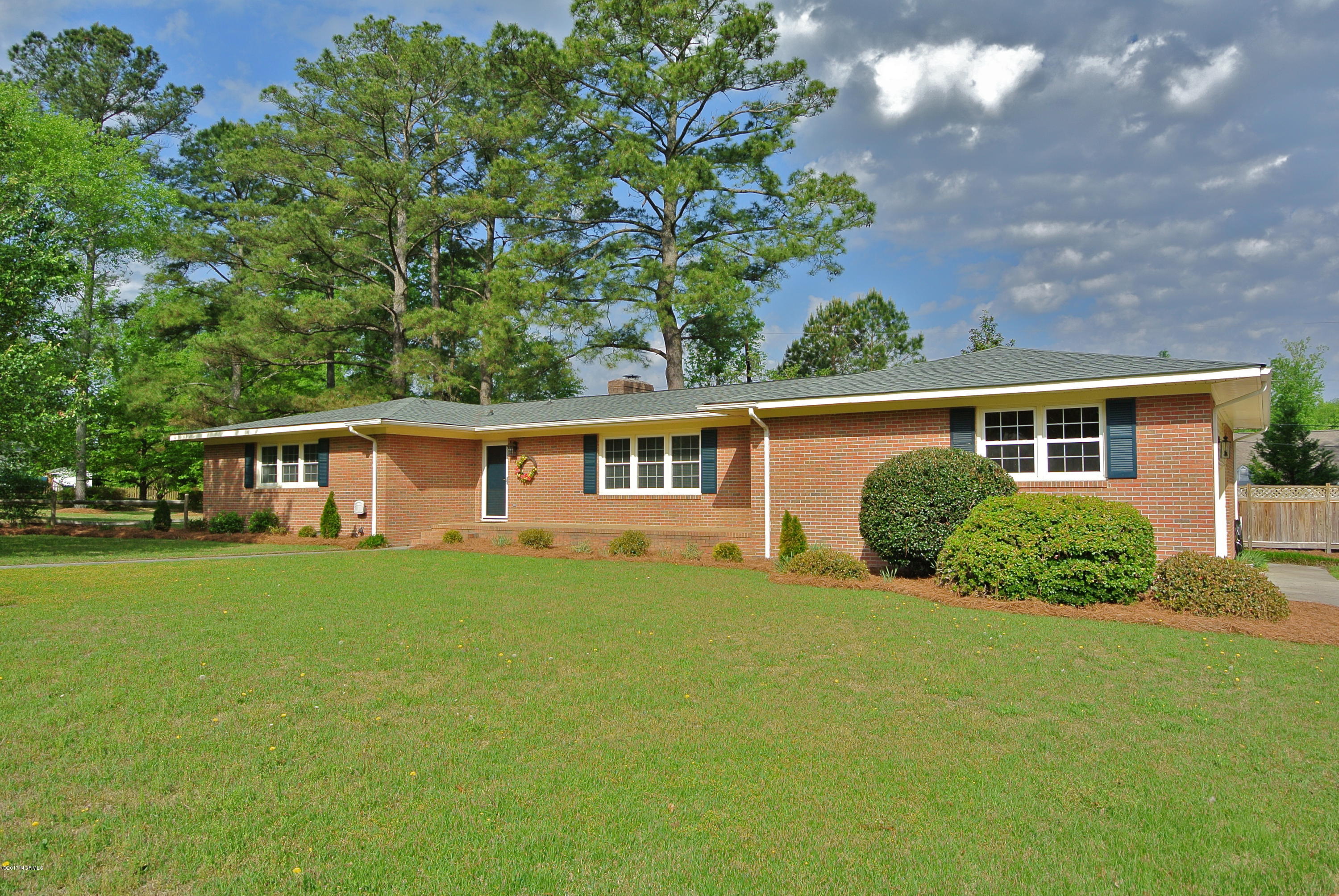 1502 Kimberly Road New Bern, NC 28562 - Photo 3 of 58 DSC_0664