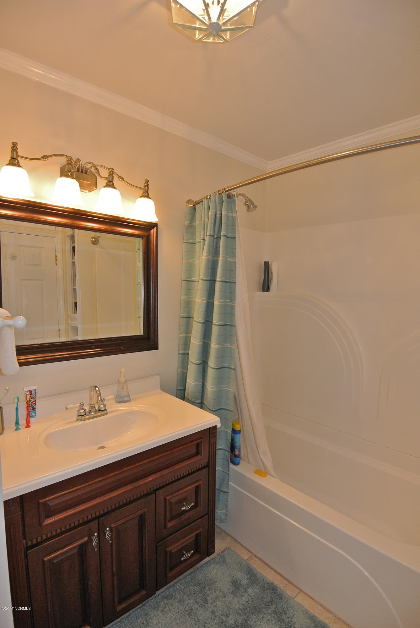 1502 Kimberly Road New Bern, NC 28562 - Photo 33 of 58 Bathroom #2