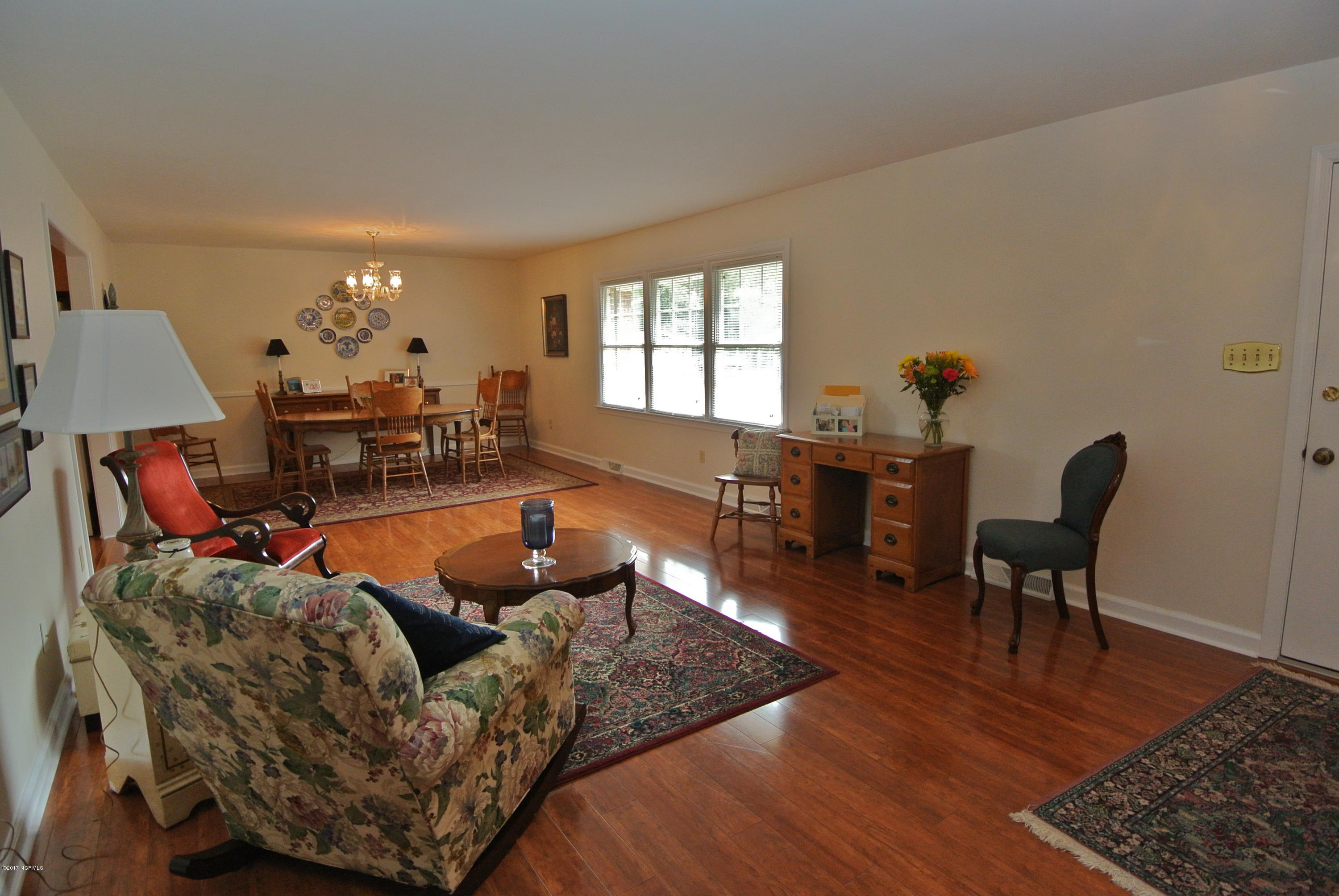 1502 Kimberly Road New Bern, NC 28562 - Photo 8 of 58 DSC_0695
