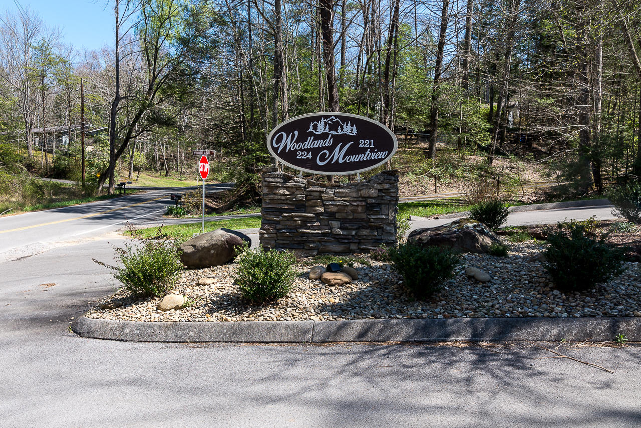 221 Woodland Road, Unit 302 Gatlinburg, TN 37738 - Photo 4 of 27 GSM_9043