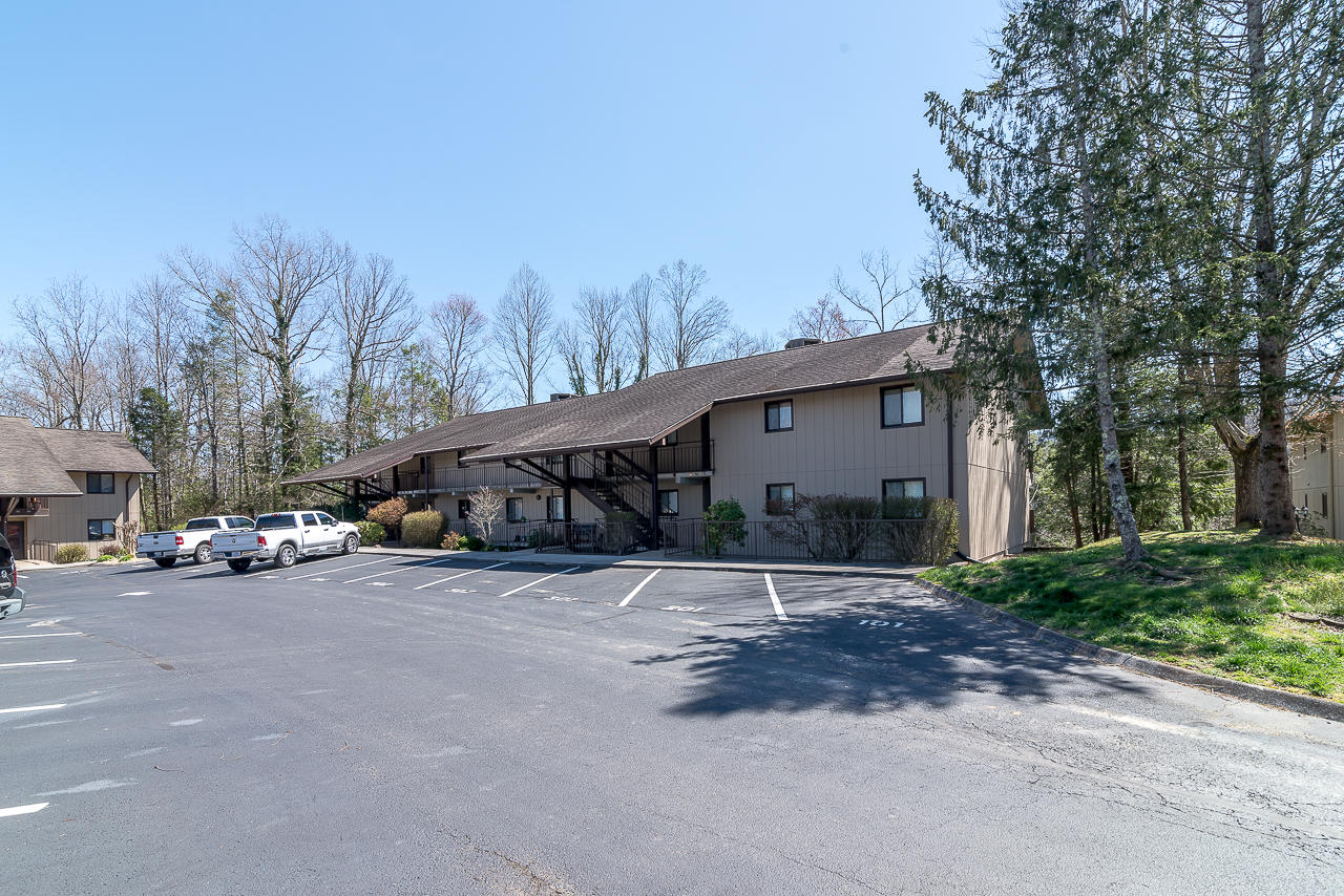 221 Woodland Road, Unit 302 Gatlinburg, TN 37738 - Photo 5 of 27 GSM_9047