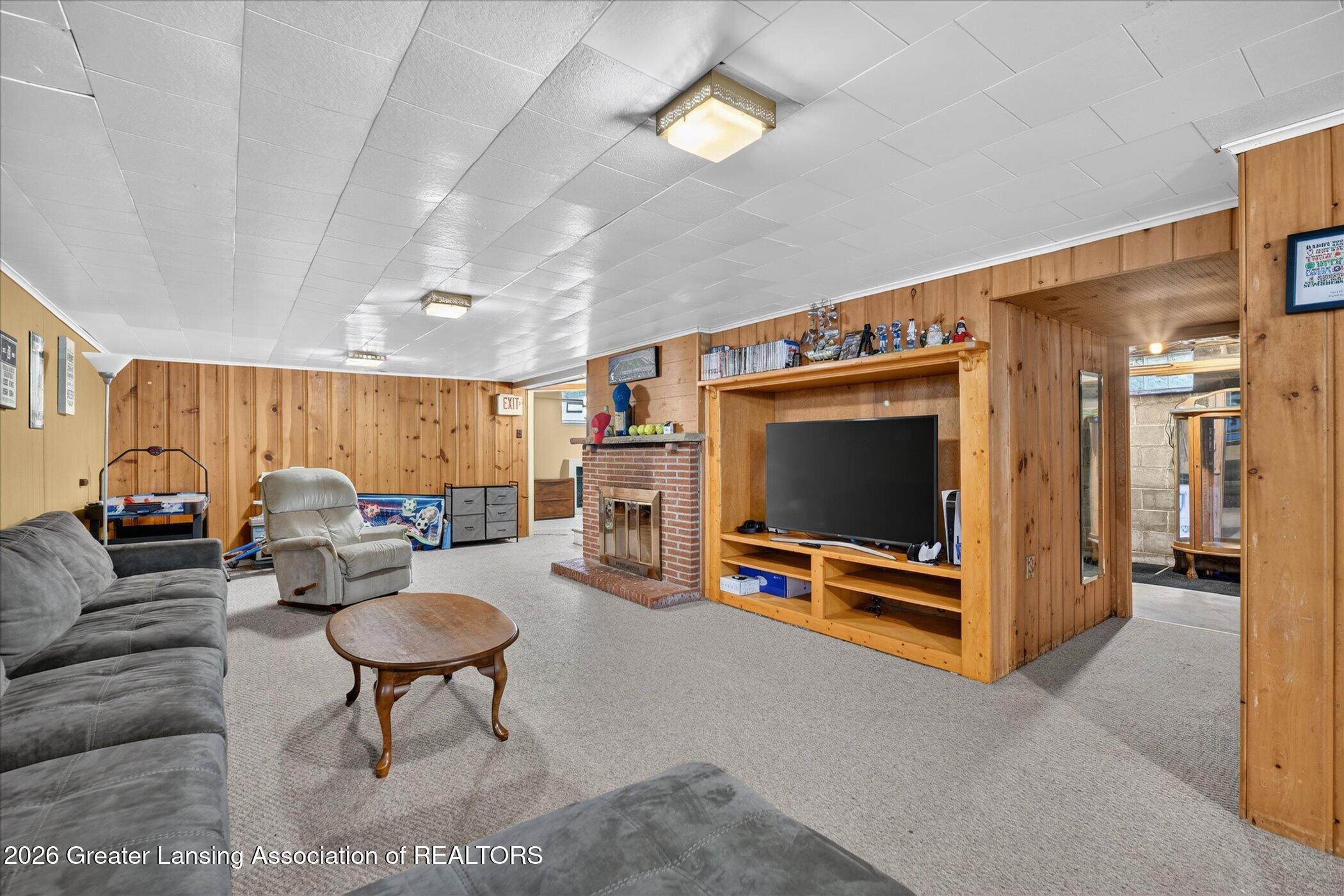 876 Riverside Drive Portland, MI 48875 - Photo 27 of 60 32-876-Riverside-Dr-WindowStill