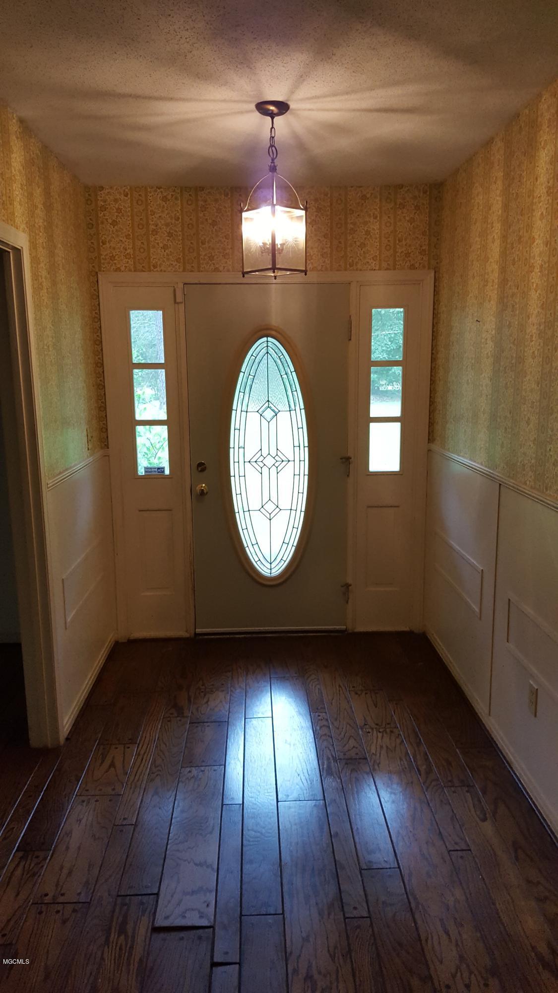 50 D And N Road Picayune, MS 39466 - Photo 2 of 29 Foyer. Leaded Glass Front Door