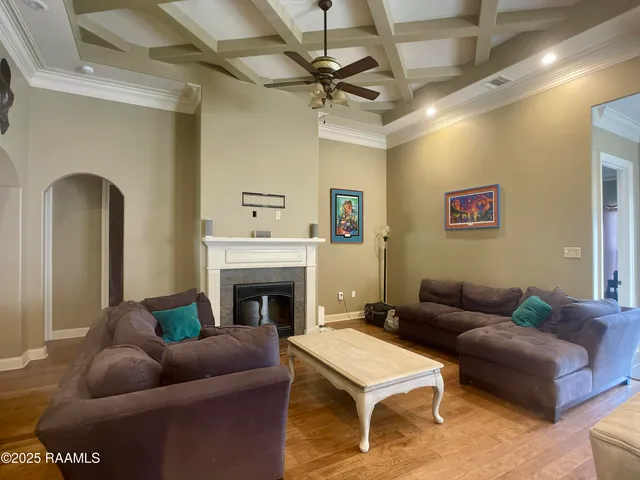 $2,150 | 144 Heathwood Drive, Broussard, LA 70518