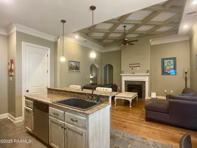 $2,150 | 144 Heathwood Drive, Broussard, LA 70518