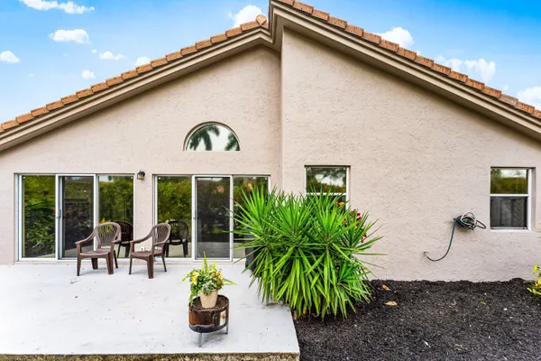 $458,000 | 9702 Harbour Lake Circle, Boynton Beach, FL 33437
