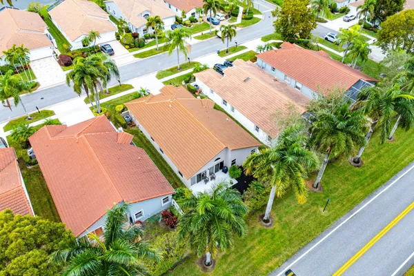 $458,000 | 9702 Harbour Lake Circle, Boynton Beach, FL 33437