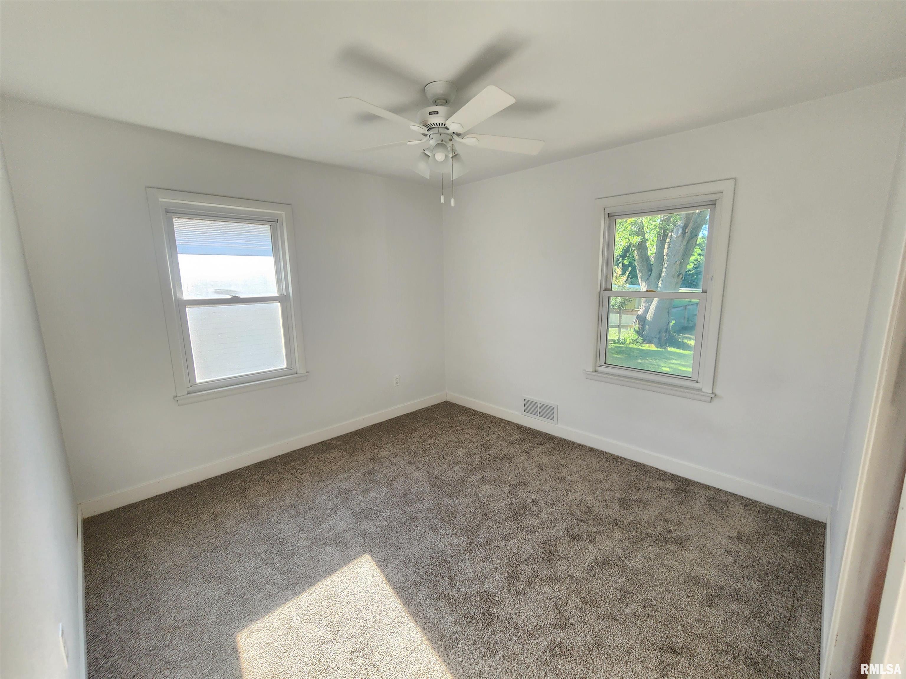 23184 East Park Road Farmington, IL 61531 - Photo 12 of 19