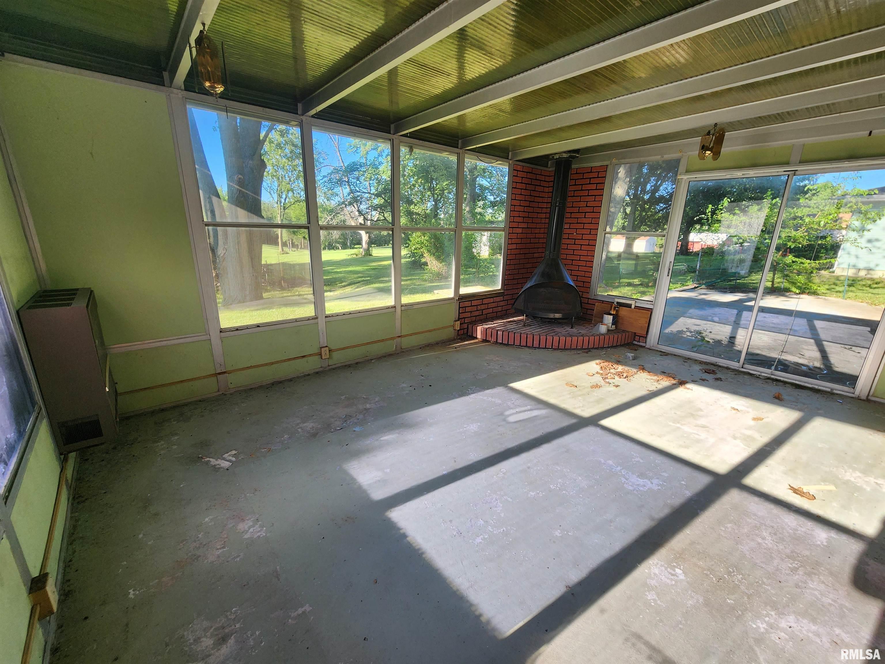 23184 East Park Road Farmington, IL 61531 - Photo 13 of 19