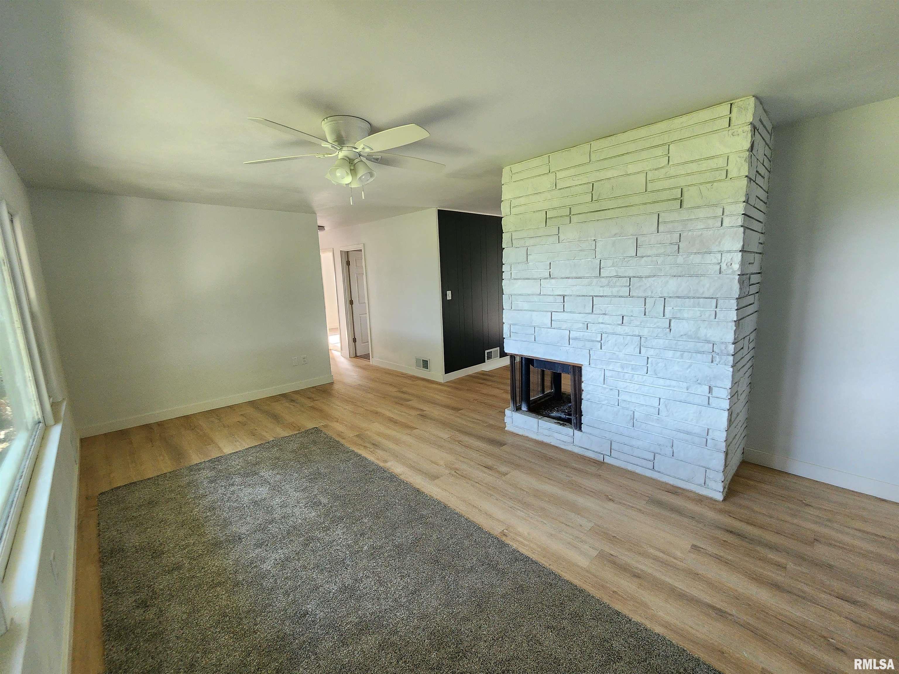 23184 East Park Road Farmington, IL 61531 - Photo 2 of 19