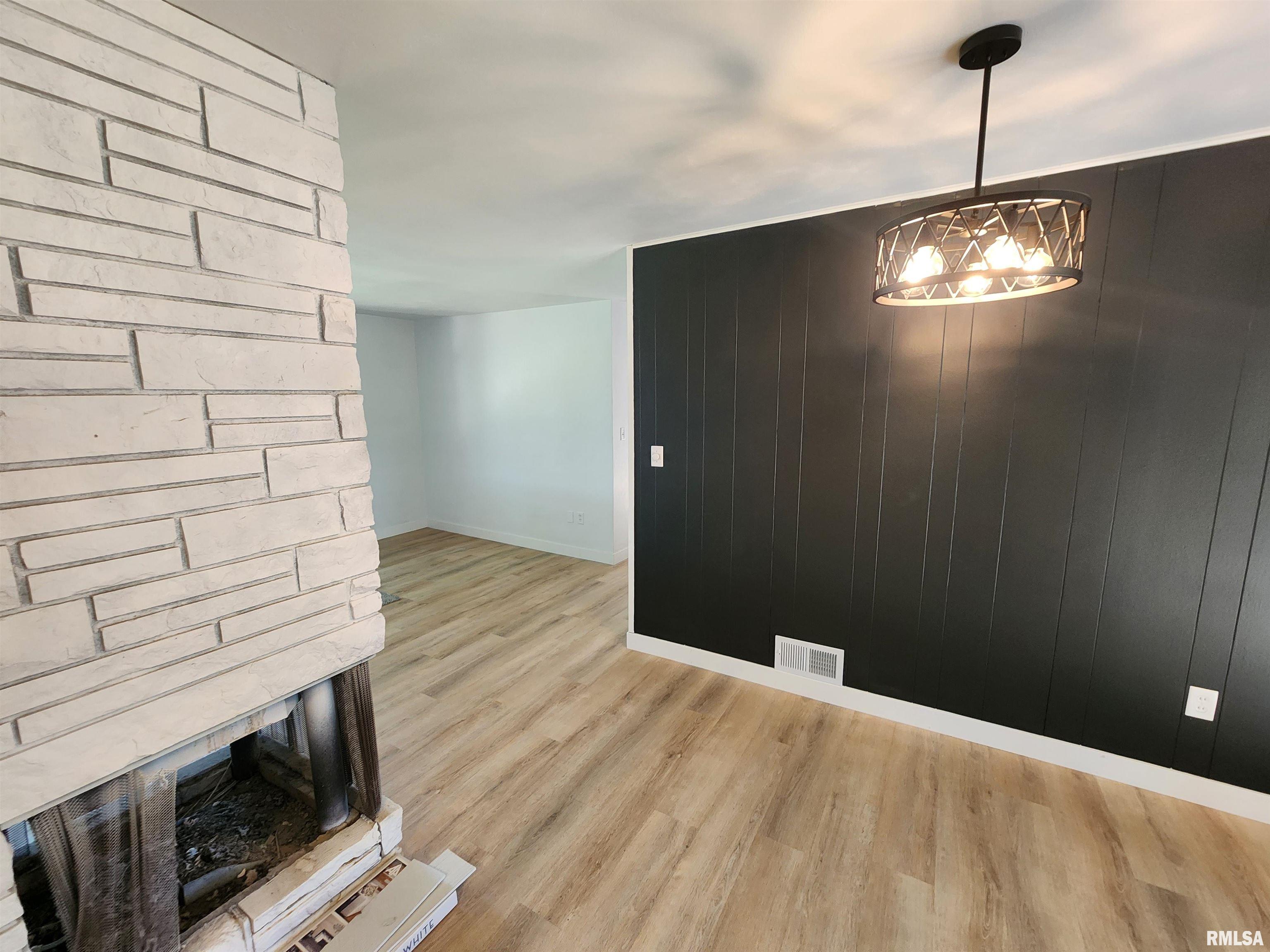 23184 East Park Road Farmington, IL 61531 - Photo 3 of 19