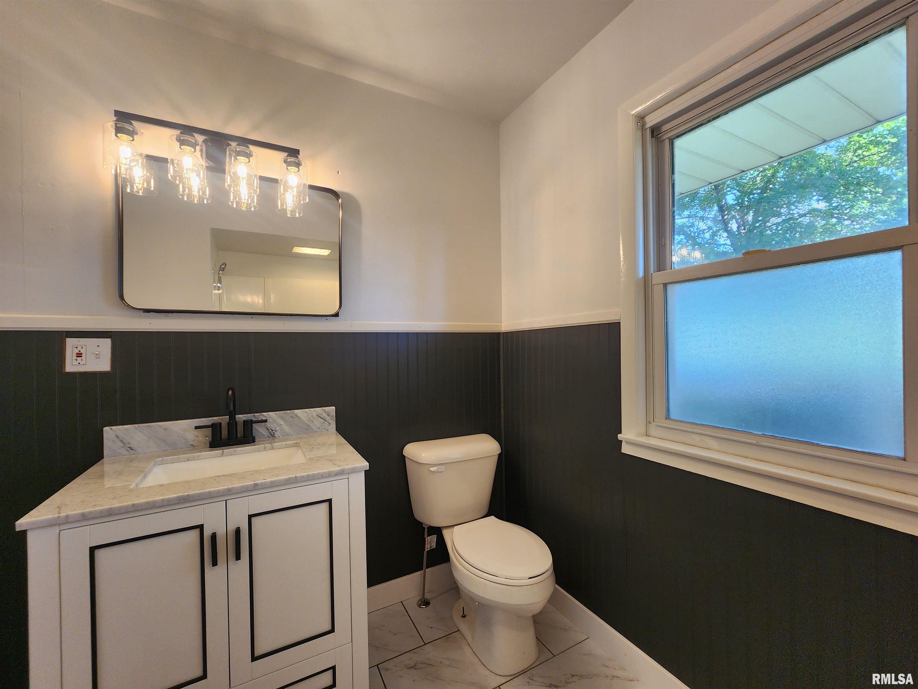 23184 East Park Road Farmington, IL 61531 - Photo 9 of 19