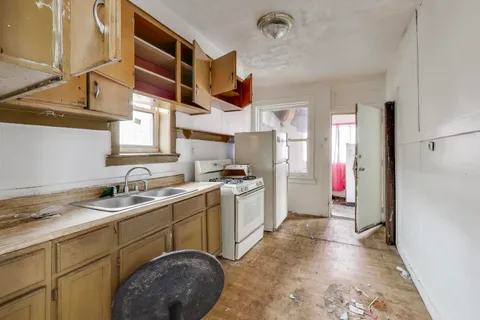 $299,000 | 4105-03 West Grenshaw Street, Chicago, IL 60624