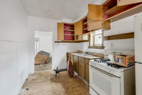 $299,000 | 4105-03 West Grenshaw Street, Chicago, IL 60624